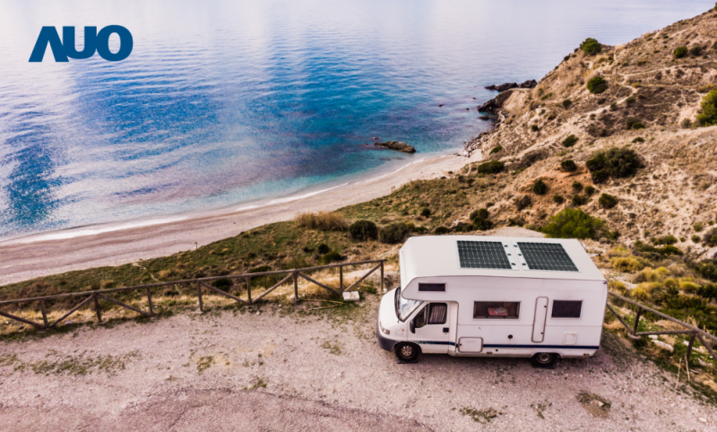 「可撓輕量化太陽光電板SunCurva」使用輕量特殊耐候型複合板取代傳統太陽能板的玻璃前板，不僅降低70%重量，每米平方僅3Kg；具有抗衝擊性能及通過電磁相容性測試，可應用於交通運輸工具，如露營車、遊艇等